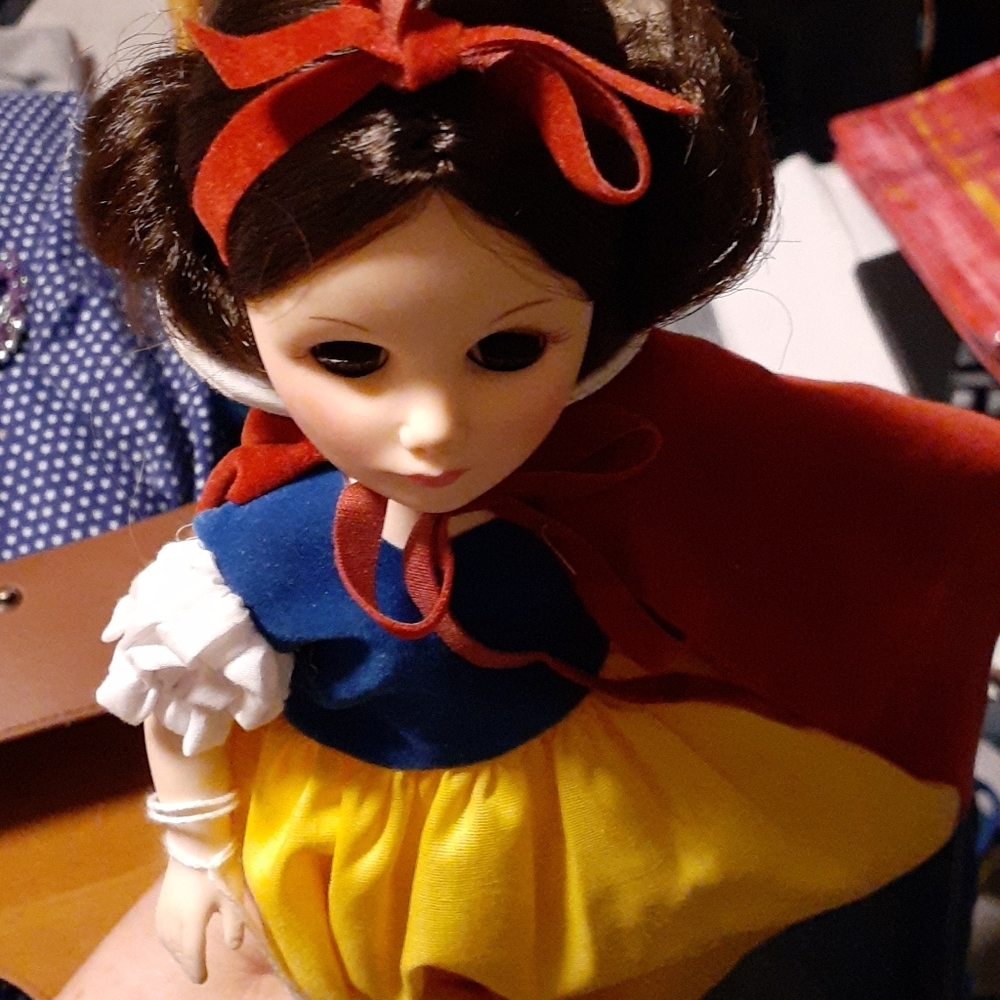 Snow white doll 1984